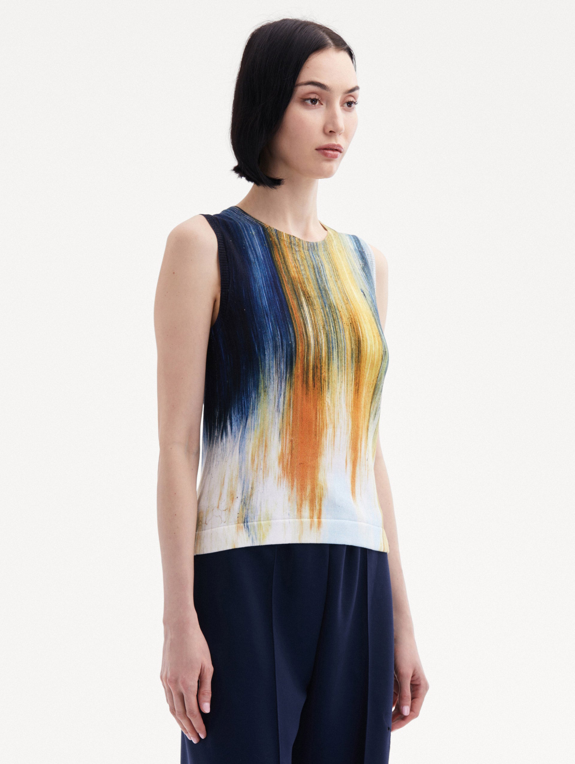 Abstract Brushstroke Printed Tank Side View