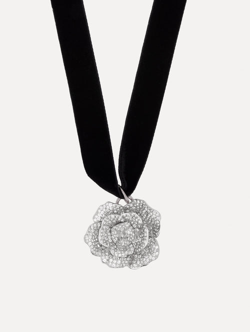 Gardenia Pendant Velvet Necklace Zoom View